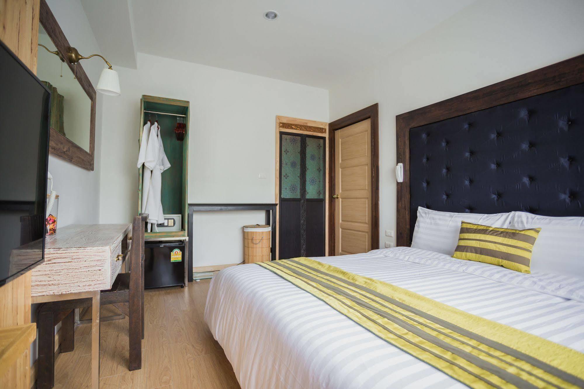 Icheck Inn Trams Square Chiang Mai Esterno foto
