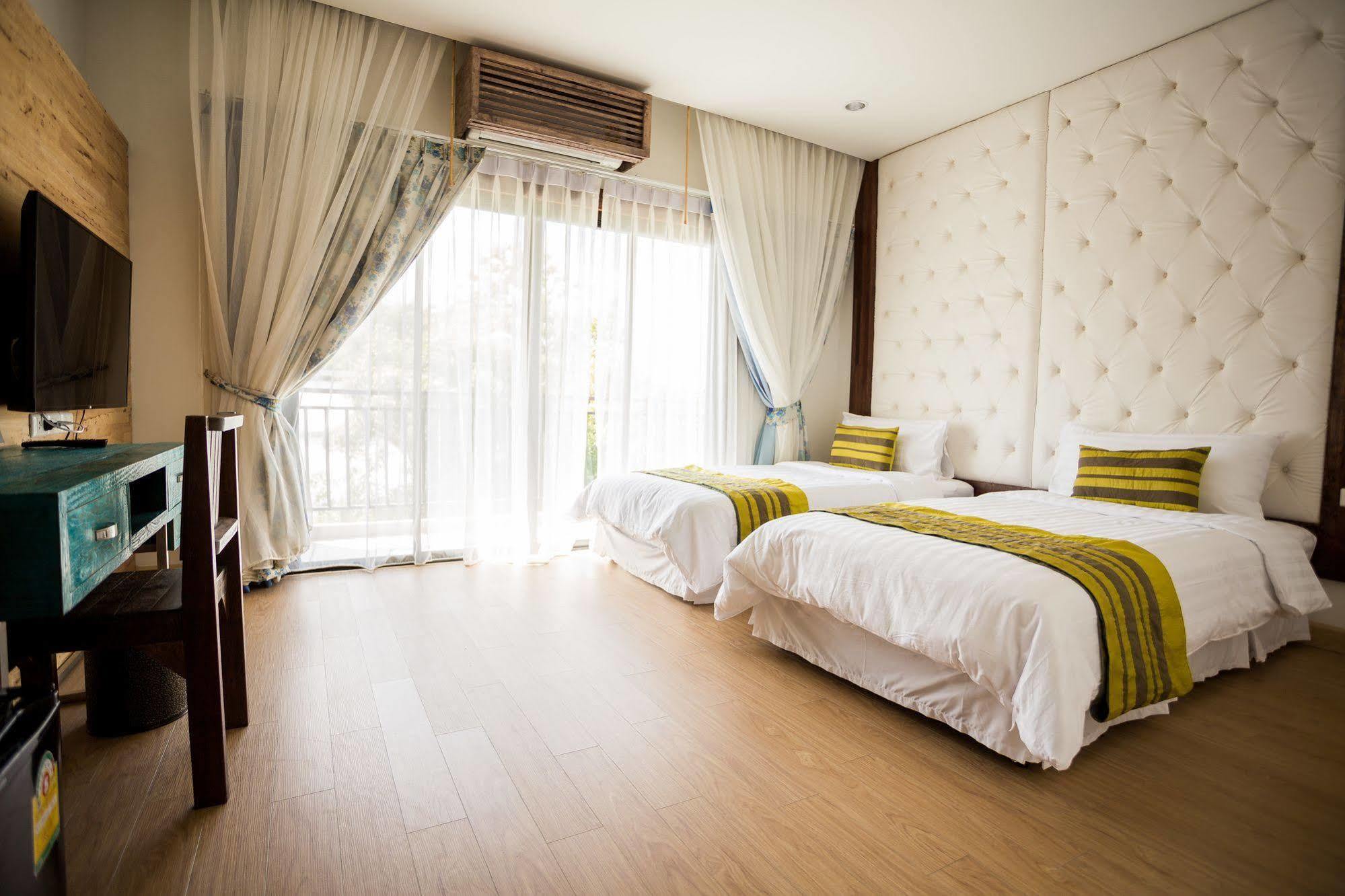 Icheck Inn Trams Square Chiang Mai Esterno foto