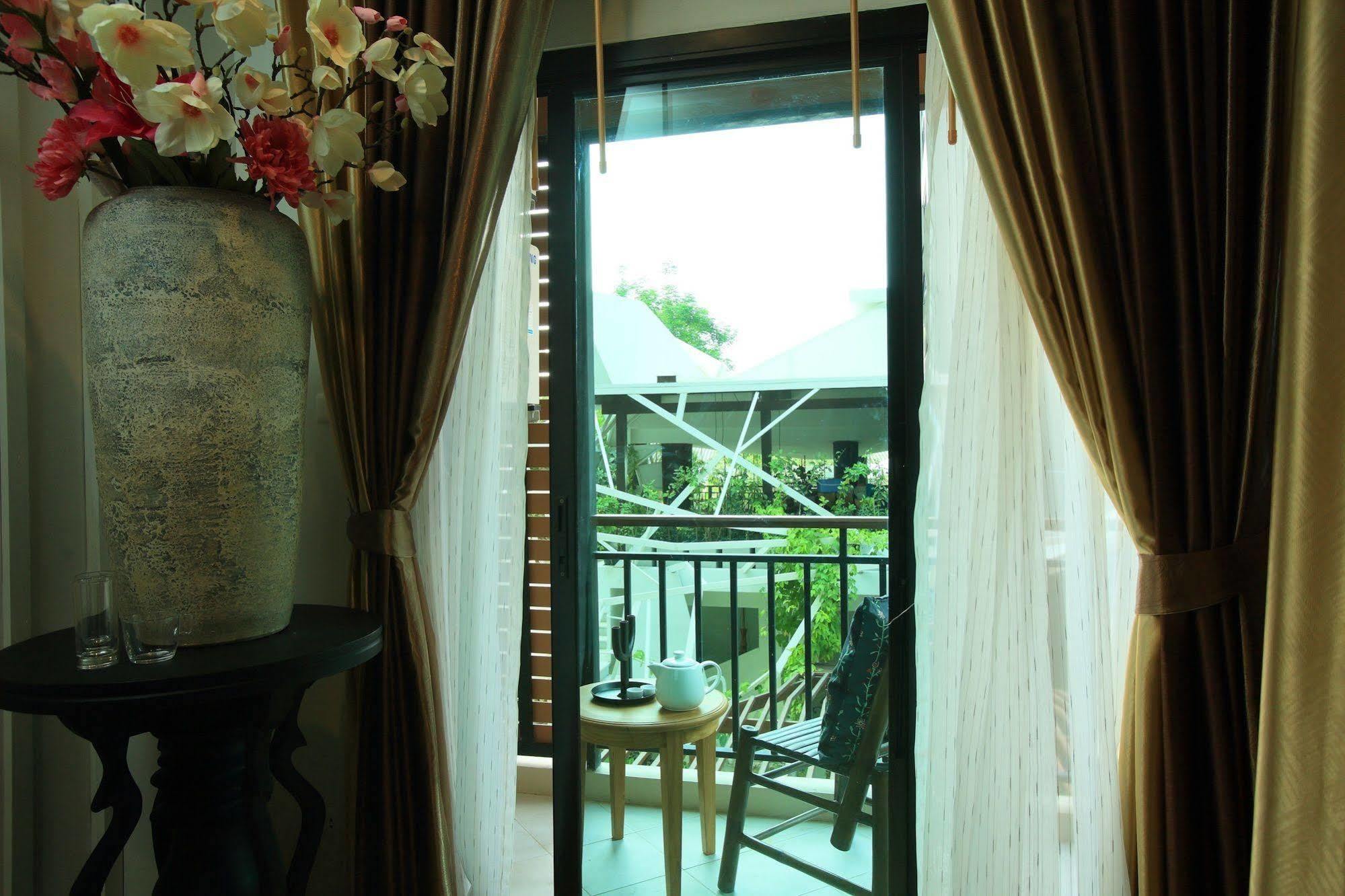 Icheck Inn Trams Square Chiang Mai Esterno foto